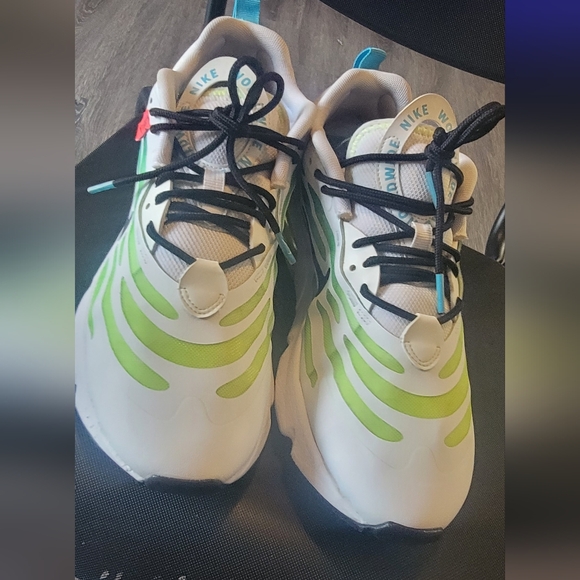 MENS NIKE AIR MAX EXOSENSE SE CV3016 100 SIZE 9 man's - Picture 8 of 10